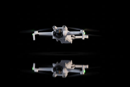 DJI Mini 3 Drone Caméra 4K HDR - Ultra-Léger 249g avec DJI RC et 38 Min d'Autonomie -